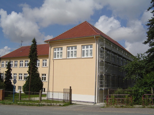 2006 Generální oprava 03, nová fasáda.JPG