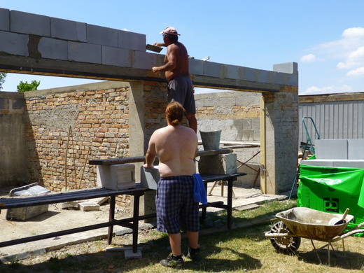 2014 Venkovní dílna, garáž.JPG