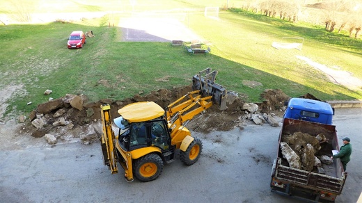 2018 Úpravy školního dvora.JPG