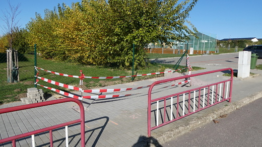 2024 Autobusová zastávka před školou.JPG