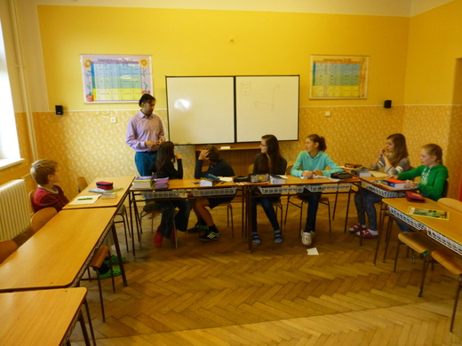 Anglický lektor na škole.JPG