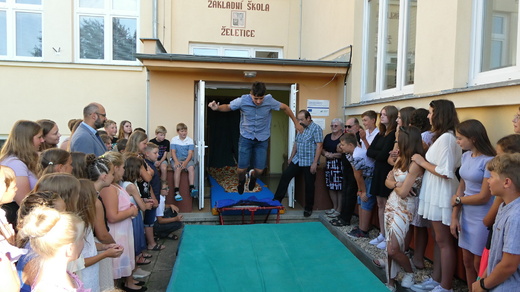 Rozloučení s deváťáky.JPG