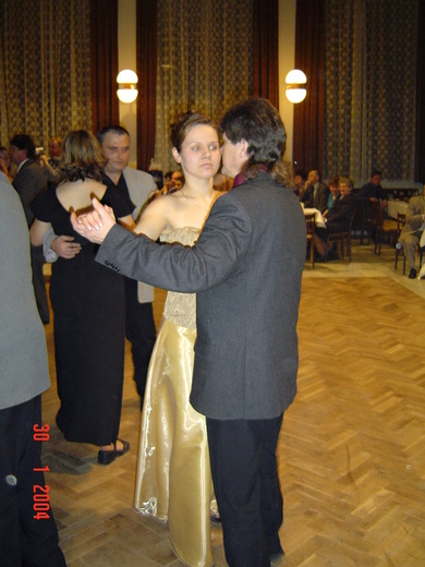 Školní ples 2004.jpg