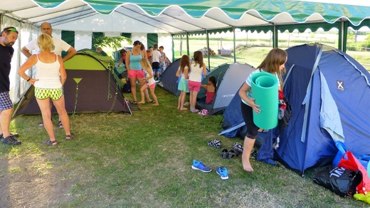 Stanování ve škole.JPG