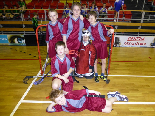 Velikonoční florbalový turnaj 2013.JPG